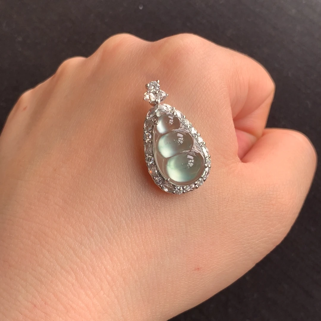 翡翠18K金镶嵌颈饰天然翡翠