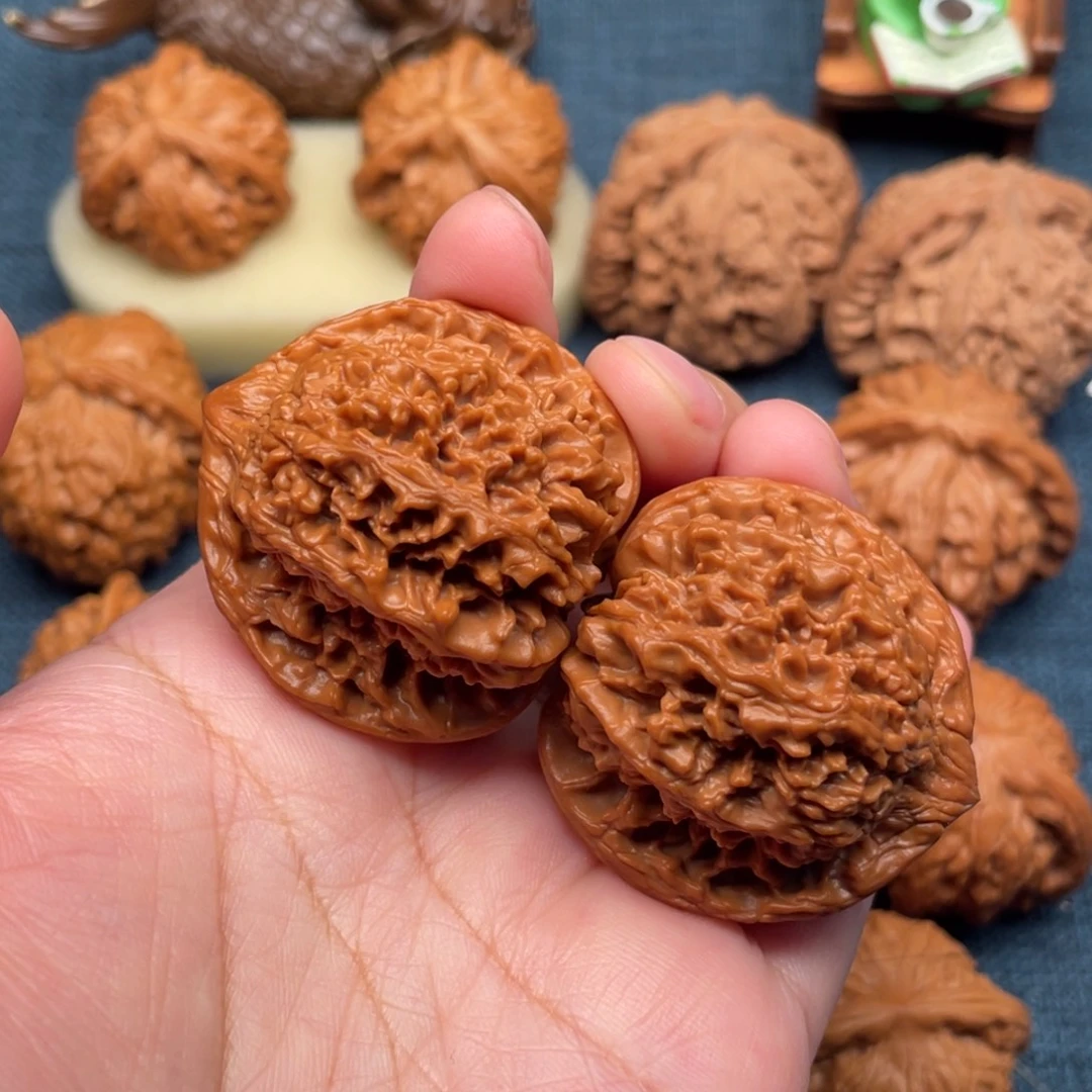 把件文玩核桃40红皮满天星