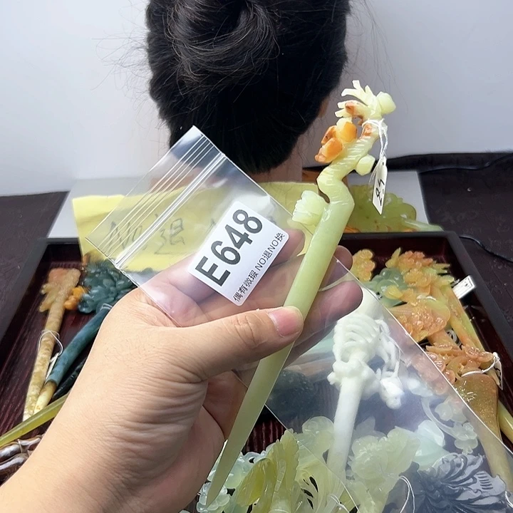 蛇纹石玉发饰合金周**钱