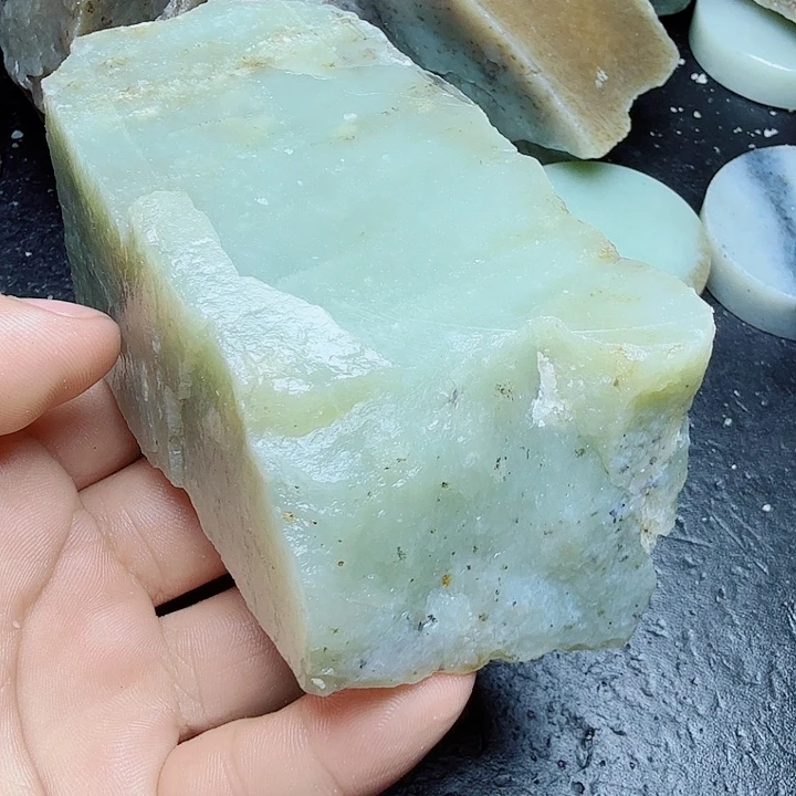 未镶嵌和田玉（糖玉）珠宝奇石