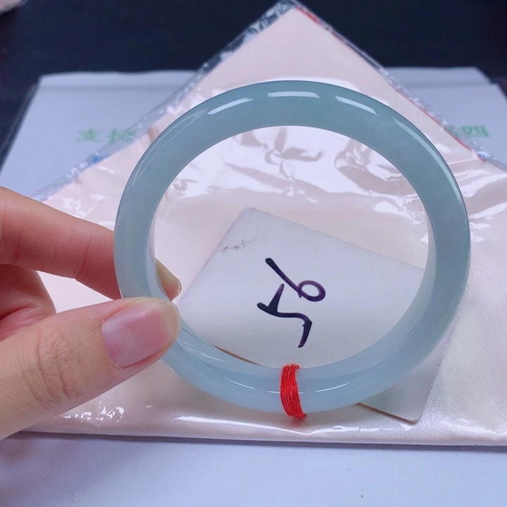 翡翠手镯未镶嵌62圈口