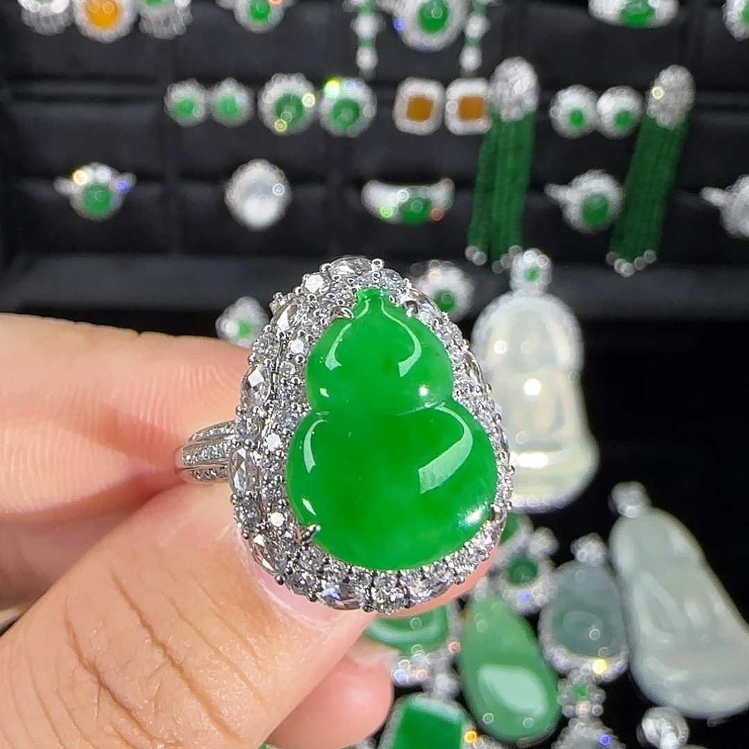 翡翠18K金镶嵌颈饰天然翡翠