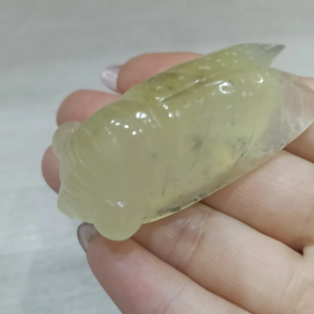 天然岫玉手工精雕知了吊坠