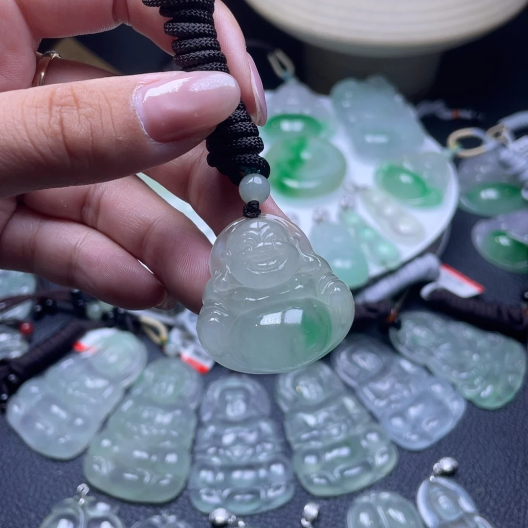 颈饰未镶嵌翡翠