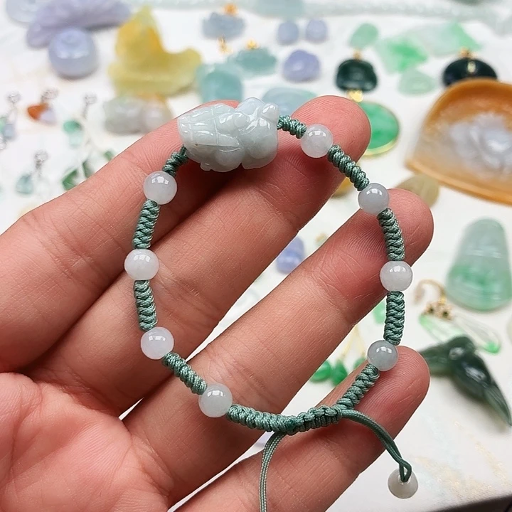翡翠未镶嵌颈饰貔貅手绳