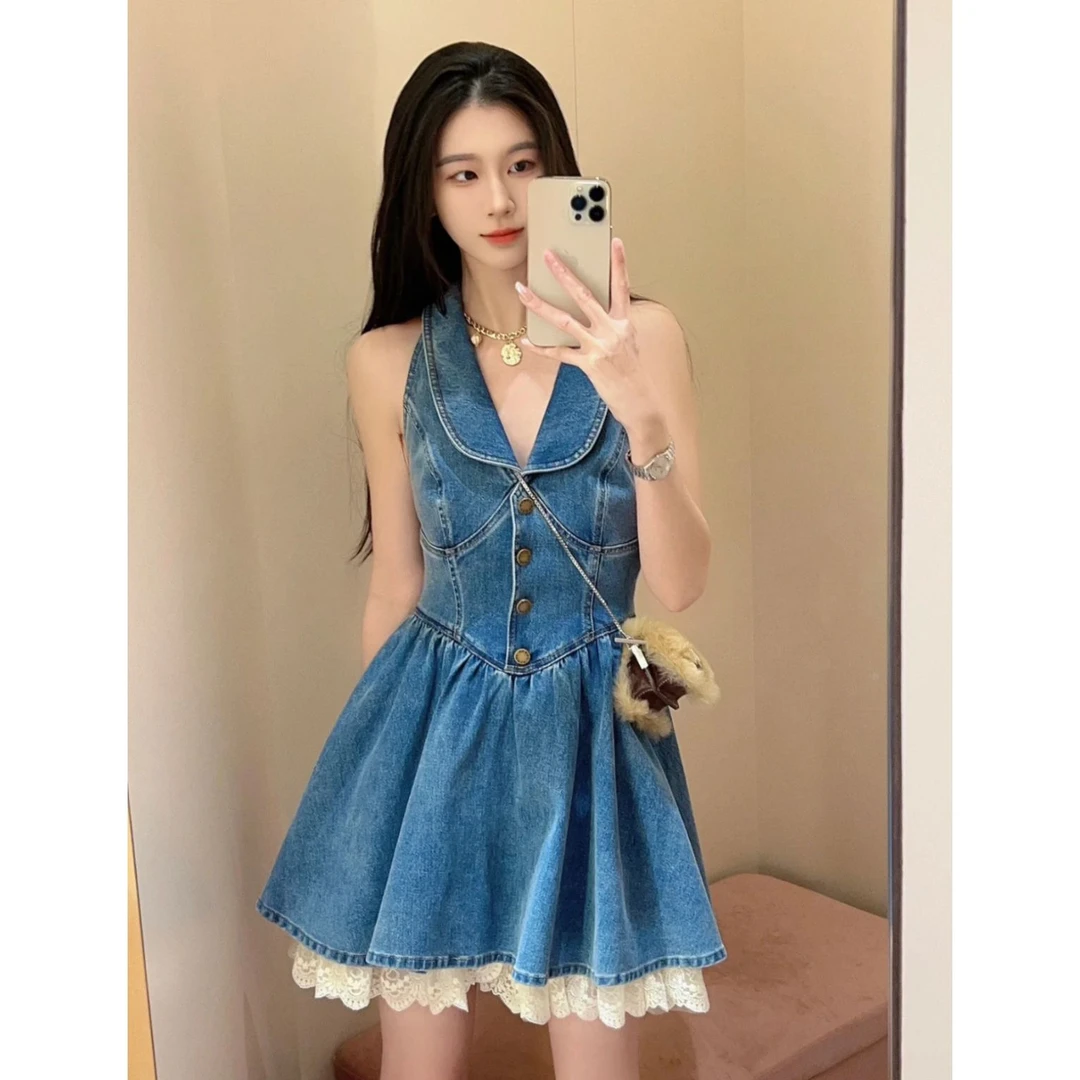 气质甜辣公主裙2025春夏新款无袖背心蕾丝花边拼接收腰牛仔连衣裙