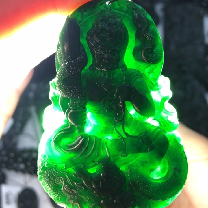 定制翡翠未镶嵌御龙不动明王