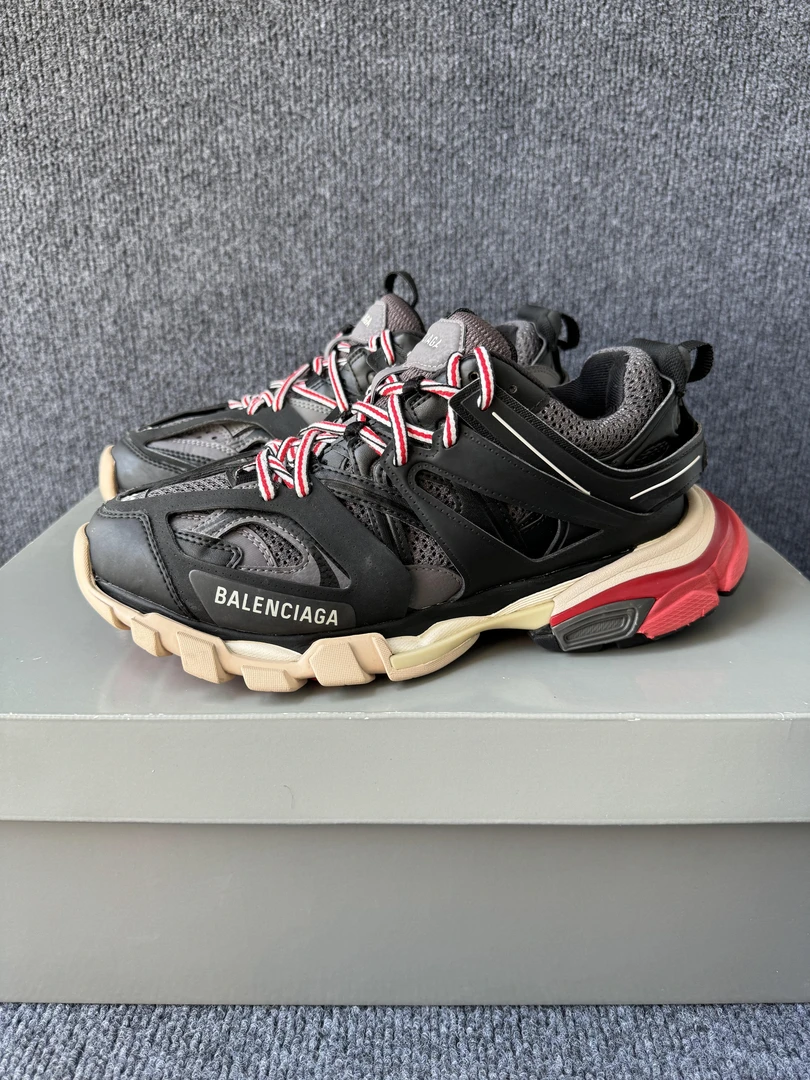 99新 Balenciaga/巴黎世家 39码 track 黑红 老爹鞋 原盒