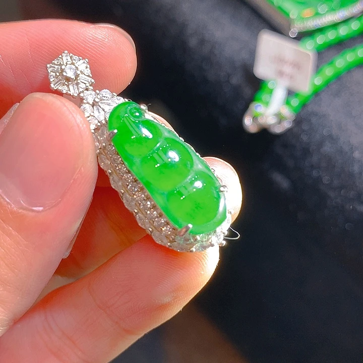 【闪购商品】翡翠颈饰银S925镶嵌翡翠