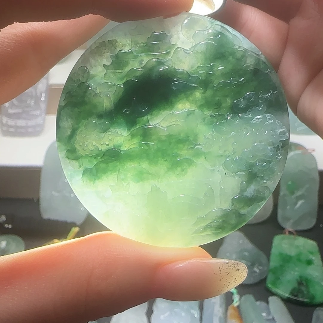 翡翠未镶嵌颈饰天然缅甸翡翠山水