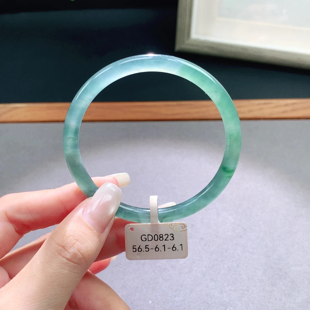 未镶嵌手镯翡翠天然