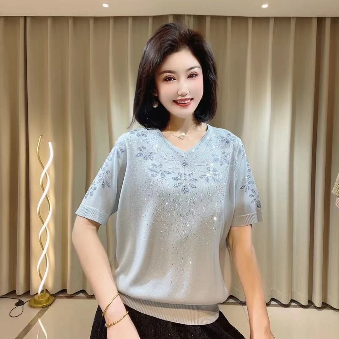 869566夏季新款时尚百搭洋气宽松显瘦短袖V领重工艺爆款针织美衫