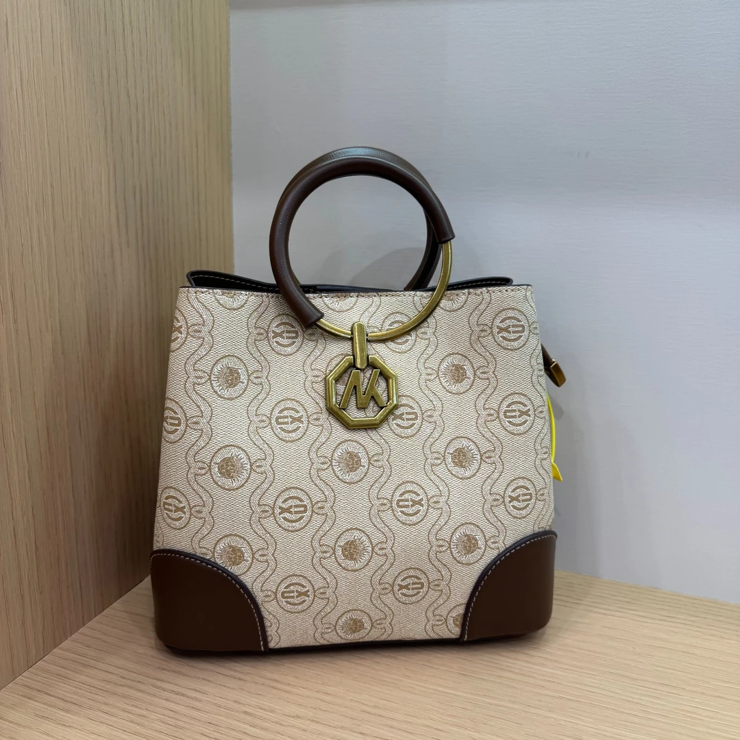 新款时尚百搭轻奢潮流简约手提女包气质