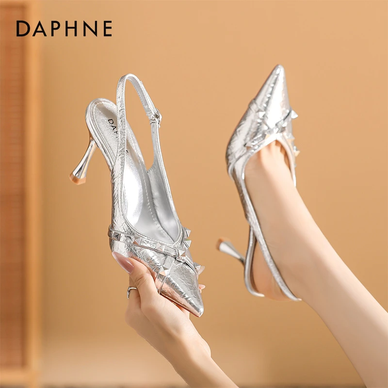 达芙妮气质尖头凉鞋2025新款外穿精致后空爆款包头浅口细跟高跟鞋