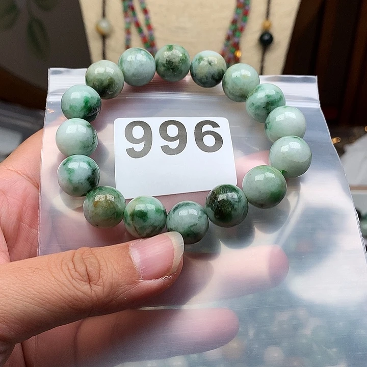 翡翠颈饰未镶嵌修****?翡翠