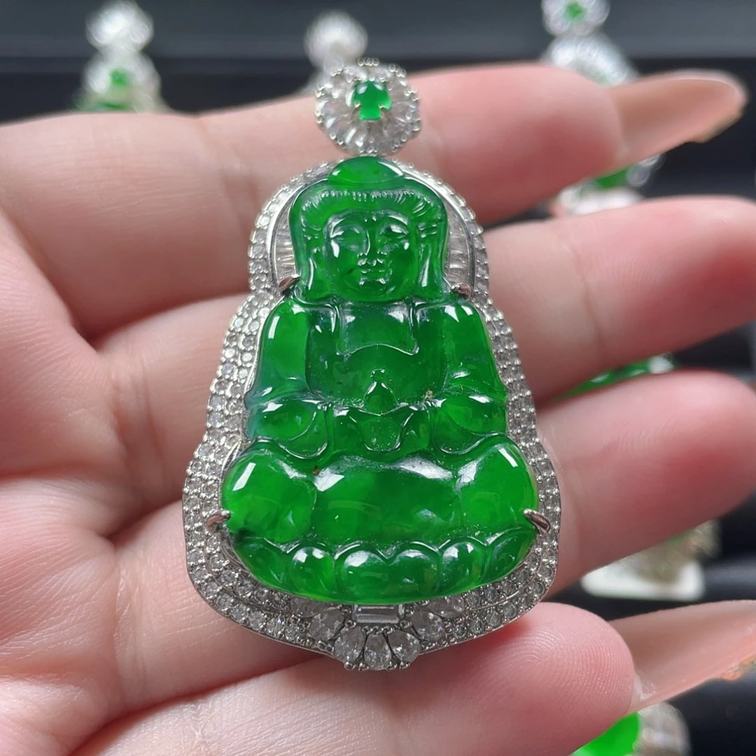 颈饰未镶嵌翡翠观音