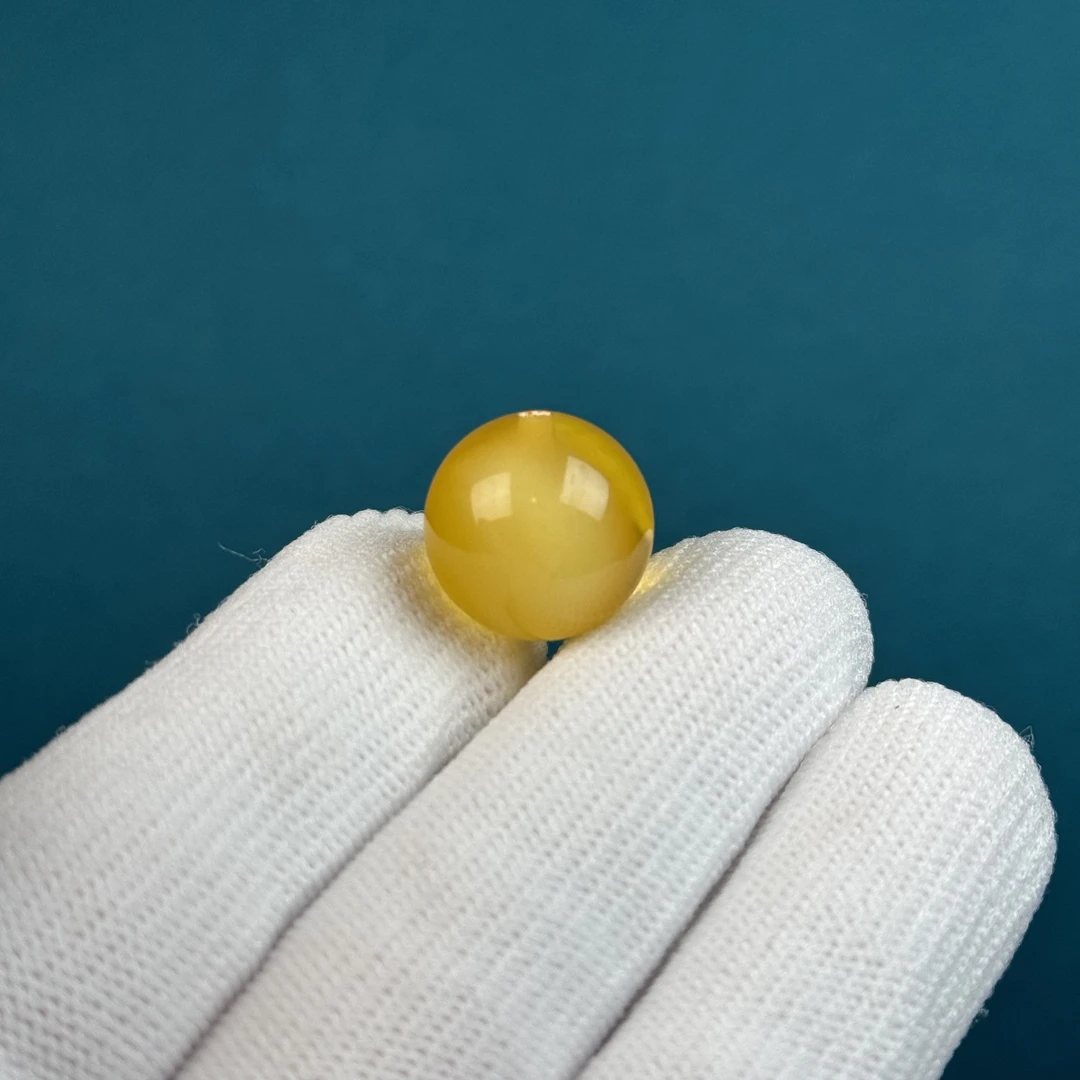 A8046天然原矿蜜蜡 鸡油黄圆珠【微微瑕】15mm支持复检假一罚十