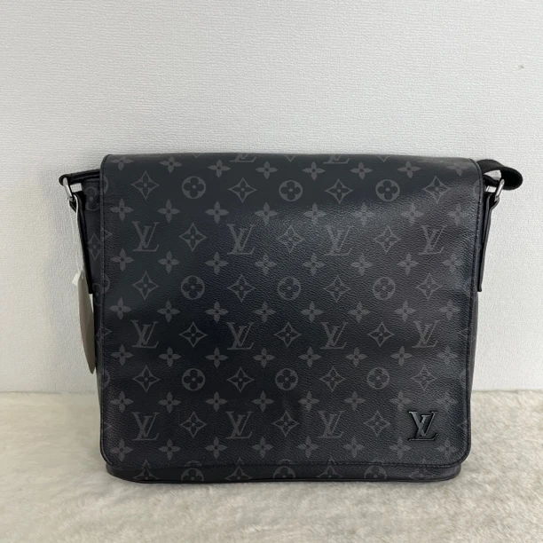 95新 LouisVuitton/路易威登 7859/时尚黑老花中号邮差包