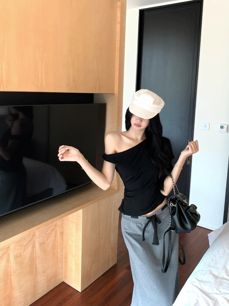 辣妹黑色斜肩短款短袖T恤+直筒百搭抽绳半身裙纸片人穿搭套装女