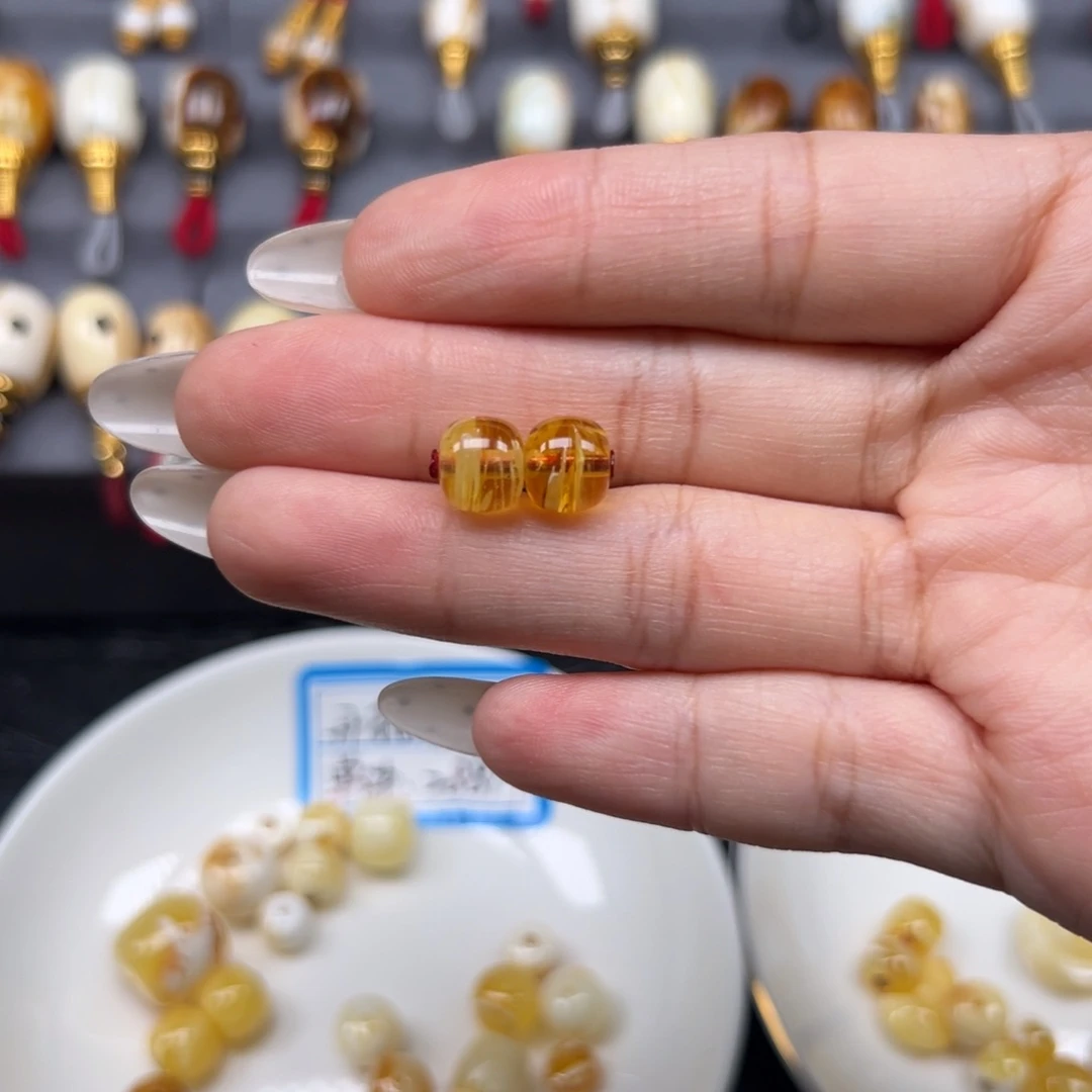 琥珀未镶嵌裸石7.8mm