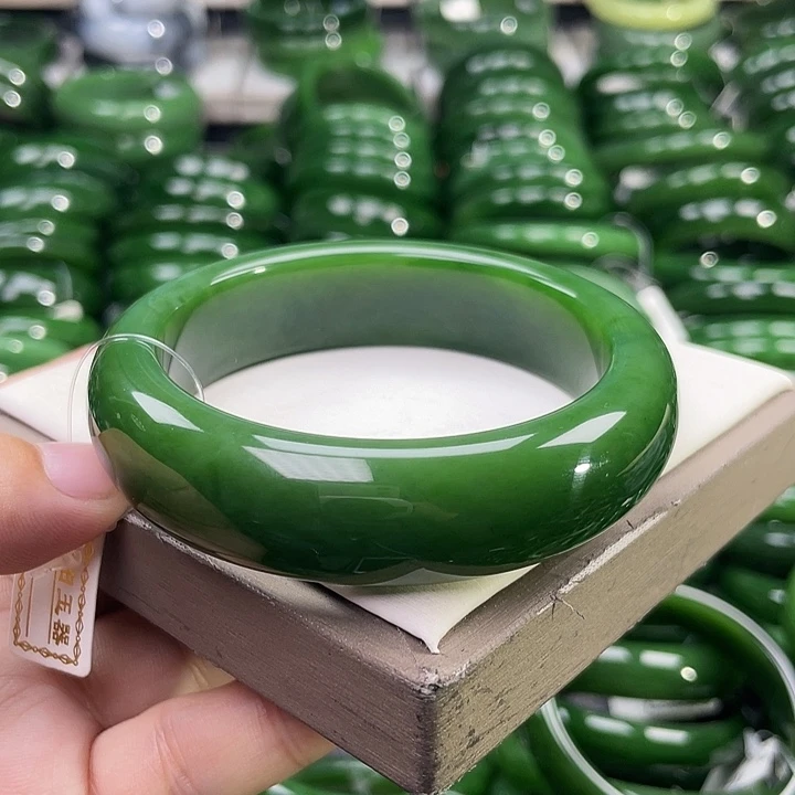 未镶嵌手镯和田玉（碧玉）