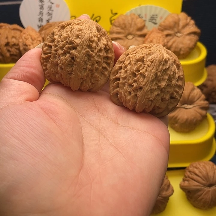 核桃文玩核桃绣球