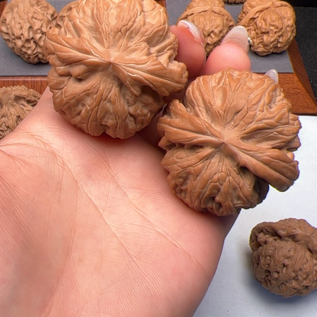 文玩核桃把件红锦鲤45
