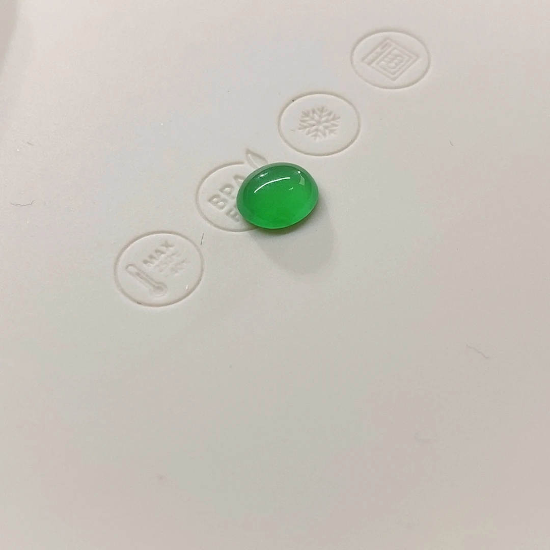 翡翠裸石冰甜阳绿蛋面