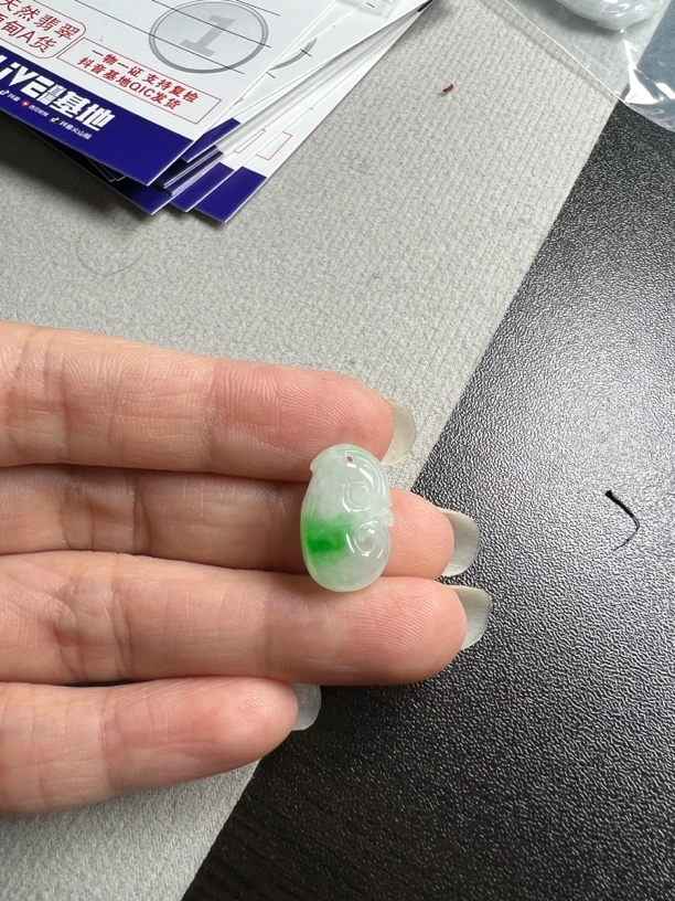 纯天然缅甸翡翠A货如意