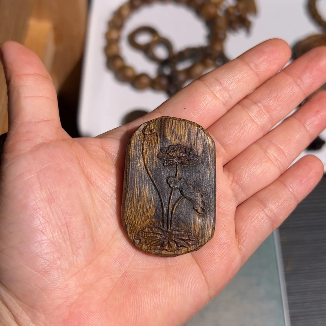 沉香沉香碎屑绿棋楠雕刻块料7.9克