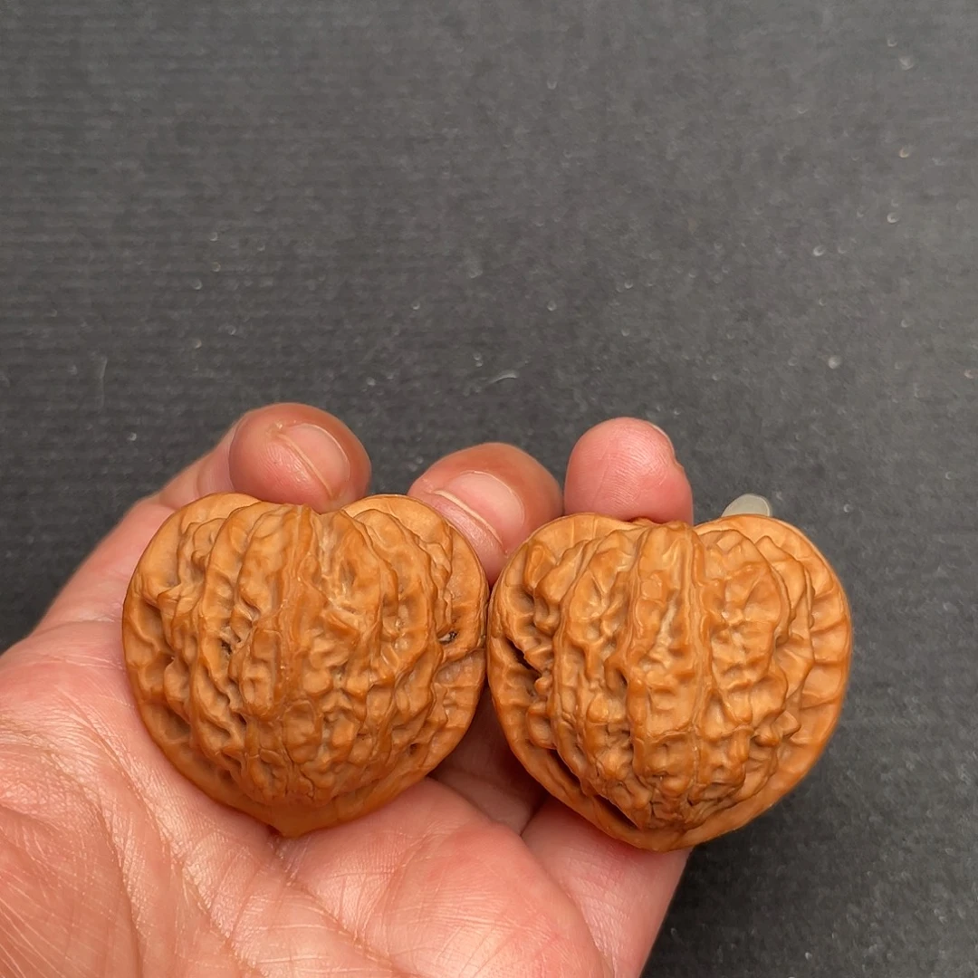 把件桃核39×35全品头茬金牛狮子头XM3508