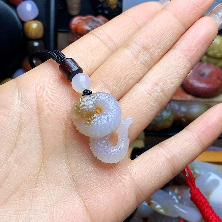 硅化玉未镶嵌吊坠(不含链)玉雕蛇