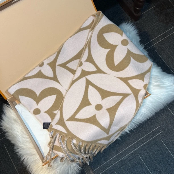 未使用 LouisVuitton/路易威登 粉色印花 羊绒围巾