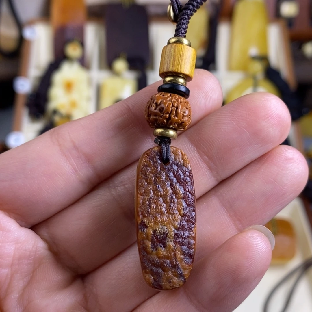 蜜蜡未镶嵌裸石大漠