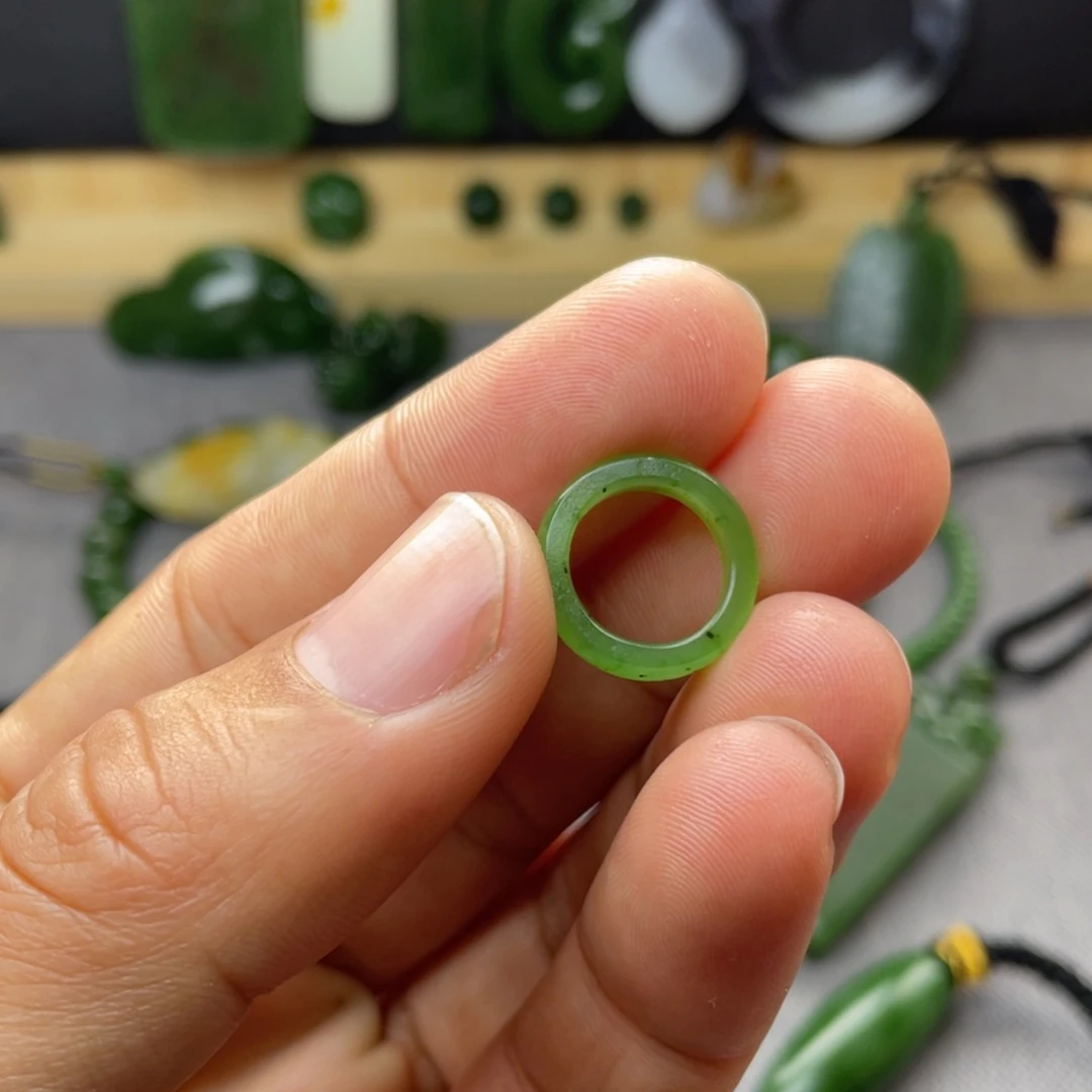 和田玉挂件未镶嵌墨*