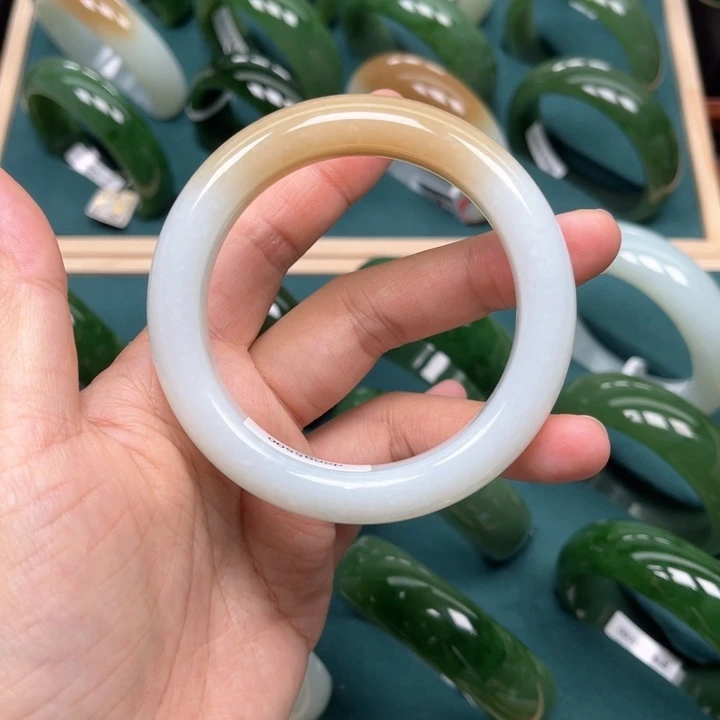 和田玉手镯未镶嵌56