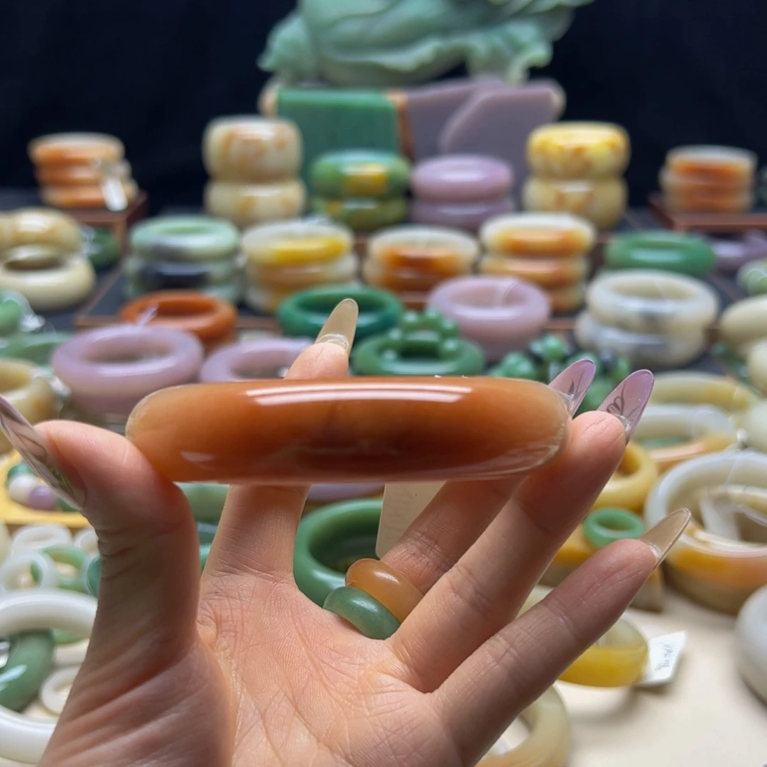 石英质玉手镯未镶嵌蹦****