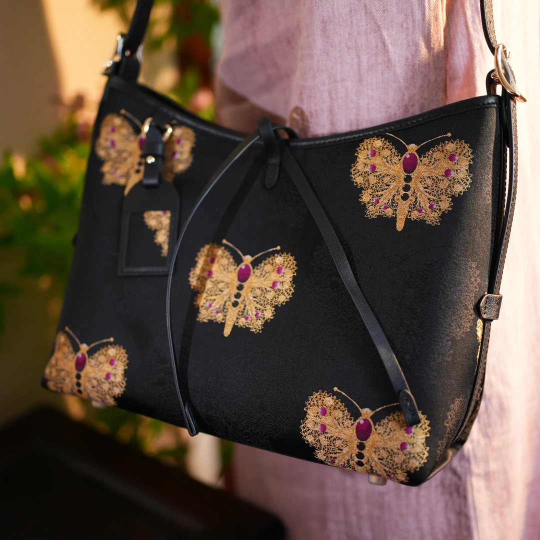 【黑金蝴蝶Carryall牛皮包包】尺寸32*22cm SJK非遗宋锦面料 25-2