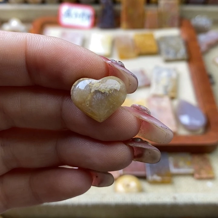 石英岩玉合金颈饰