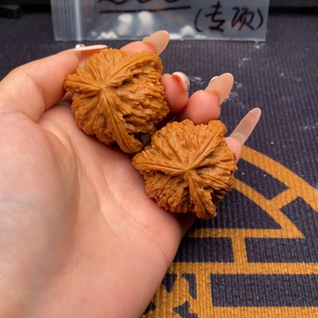 梓***骁吊坠文玩核桃白狮子