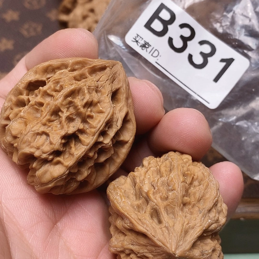 文玩核桃把件野牛37尺。