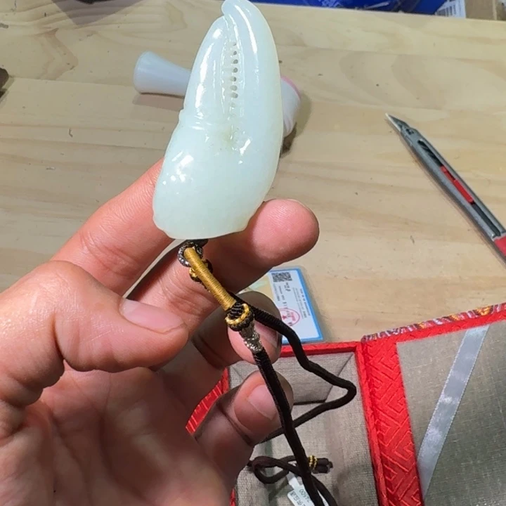 未镶嵌和田玉（糖玉）车挂