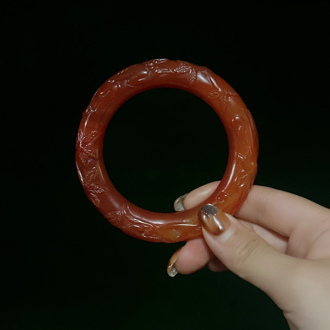 天然老玛瑙圆条雕刻中国红特色高级感手镯妈妈礼物【天玺珠宝】