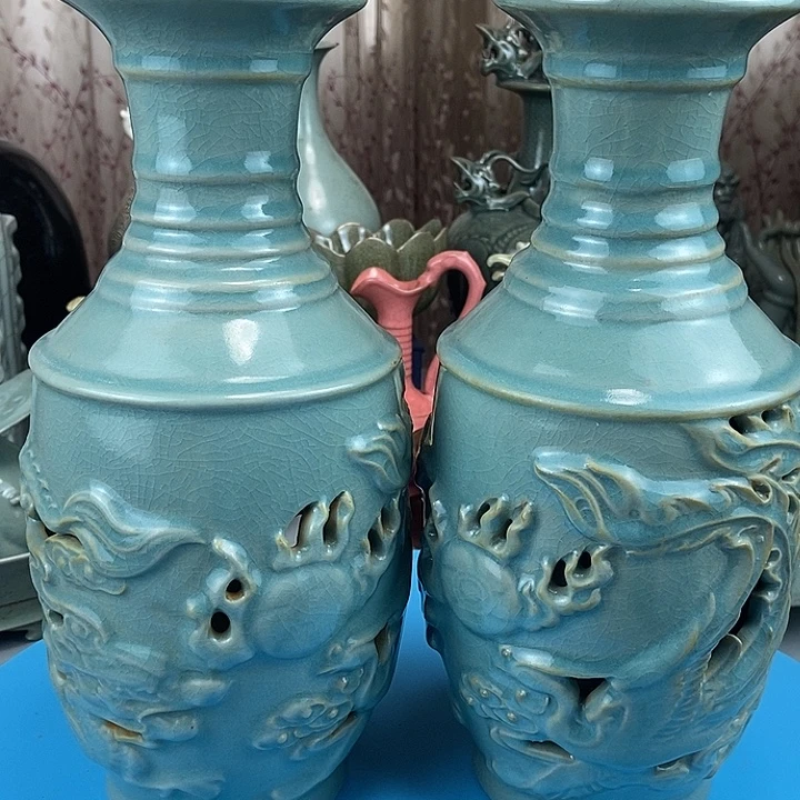 汝瓷镂空象耳瓶一对