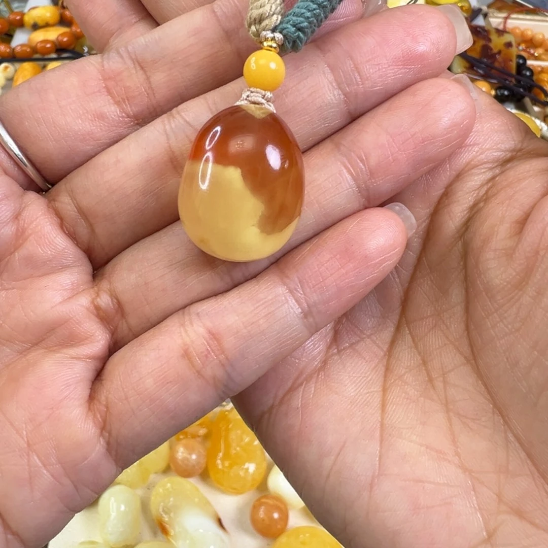 琥珀颈饰未镶嵌蜜蜡