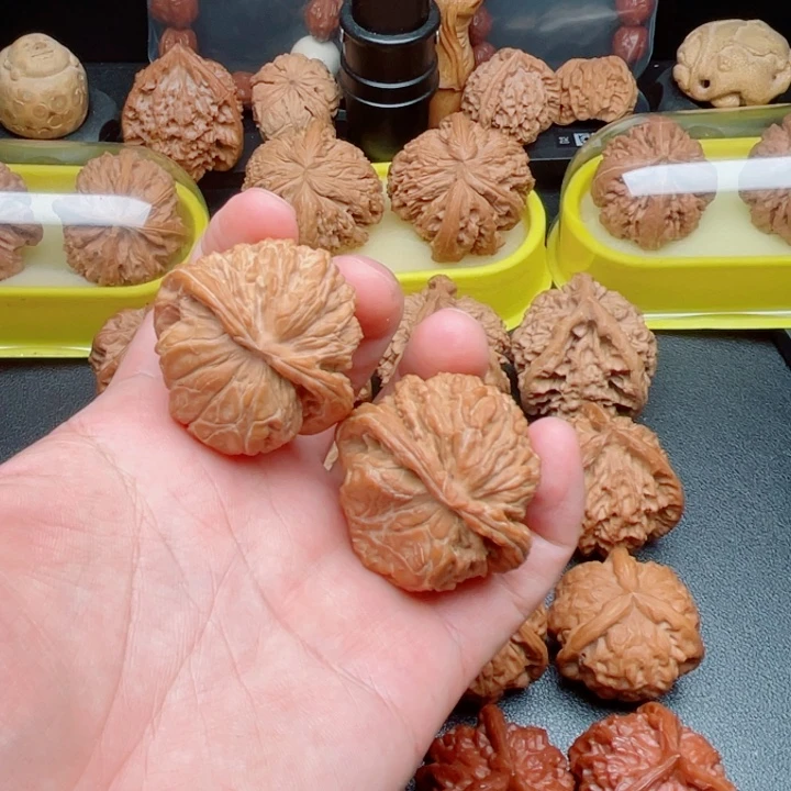 吊坠文玩核桃四座楼蛇头40×38×32