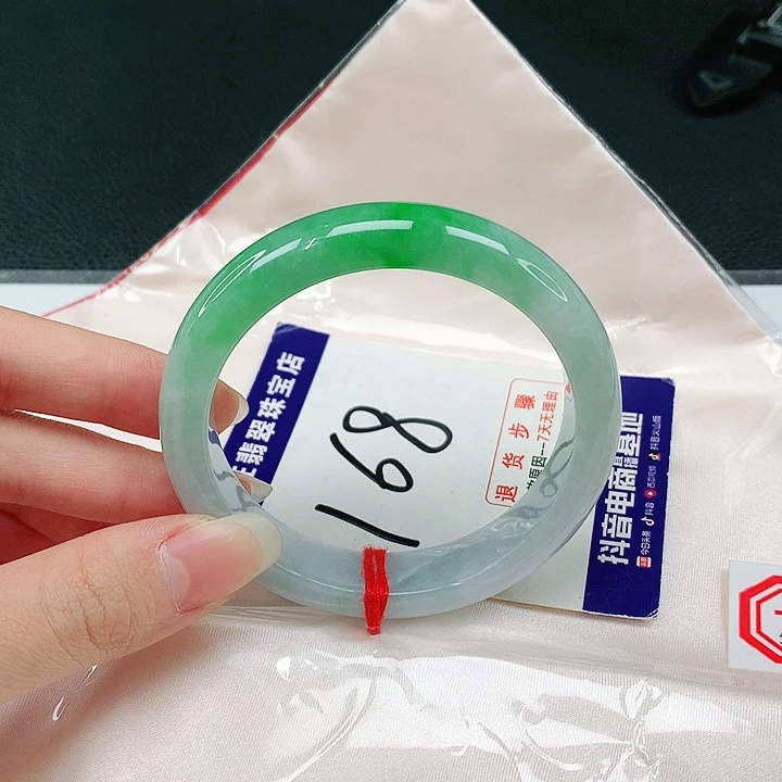 未镶嵌手镯翡翠猪*儿翡翠手镯