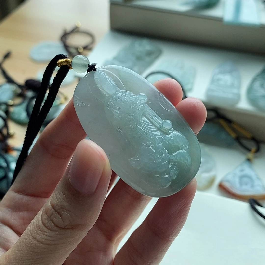 【闪购商品】翡翠未镶嵌颈饰
