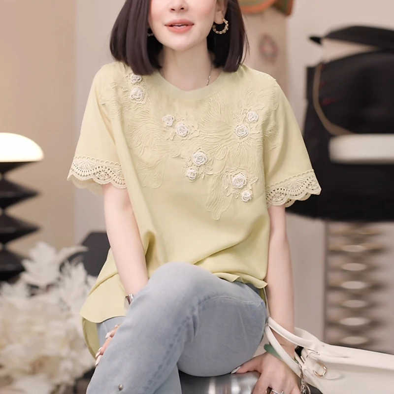 刺绣短袖小衫女士2025夏季时尚减龄休闲显瘦立体花朵正肩t恤上衣