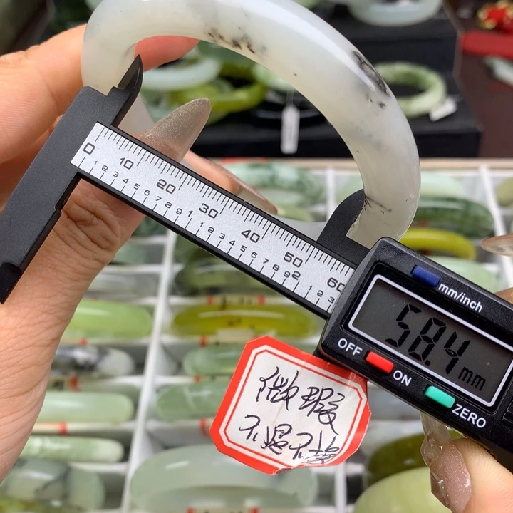 蛇纹石玉未镶嵌手镯1013
